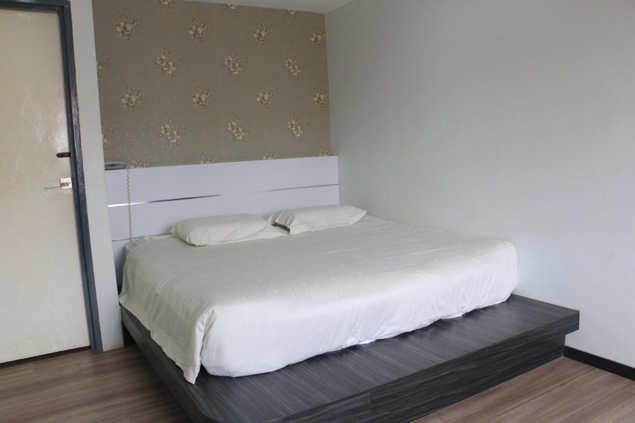 Hotel Lam Seng Pantai Remis Ngoại thất bức ảnh