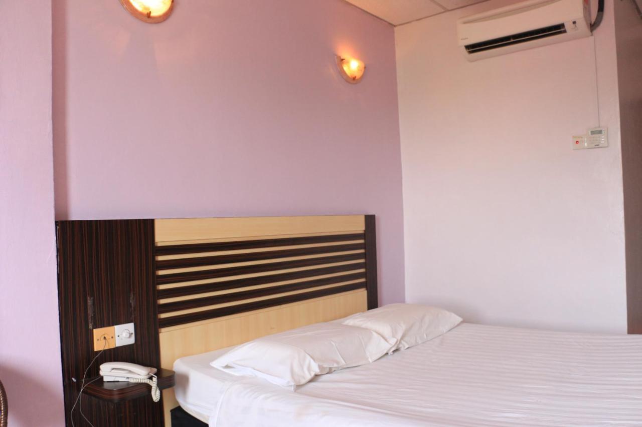 Hotel Lam Seng Pantai Remis Ngoại thất bức ảnh